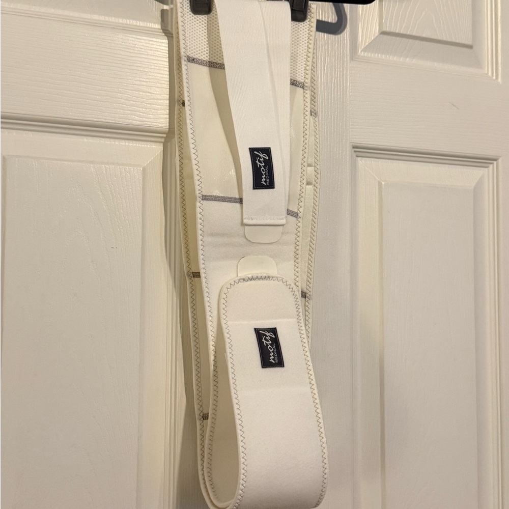 Adjustable Maternity Belly Support Belt by Motif